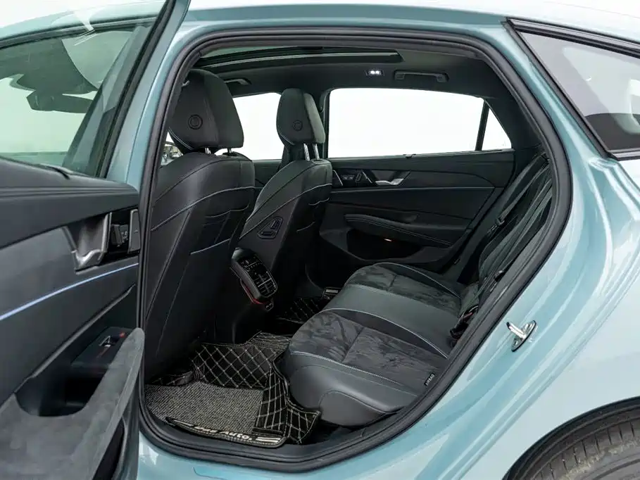 Volkswagen Passat 2025 Model Pro 380TSI Starlight Dragon Premium Edition фото 19