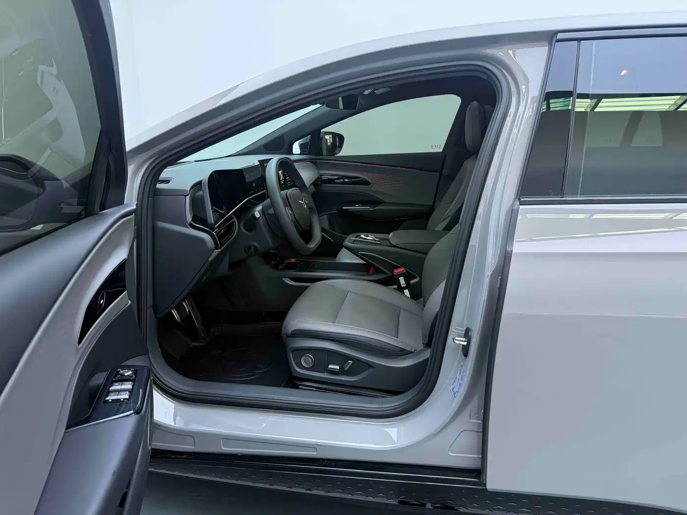 Hongqi EH7 2025 2025 640 AWD Smart Selection Edition