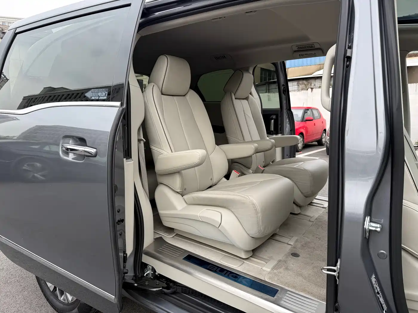Buick GL8 2021 Land Business Class 652T Luxury фото 10