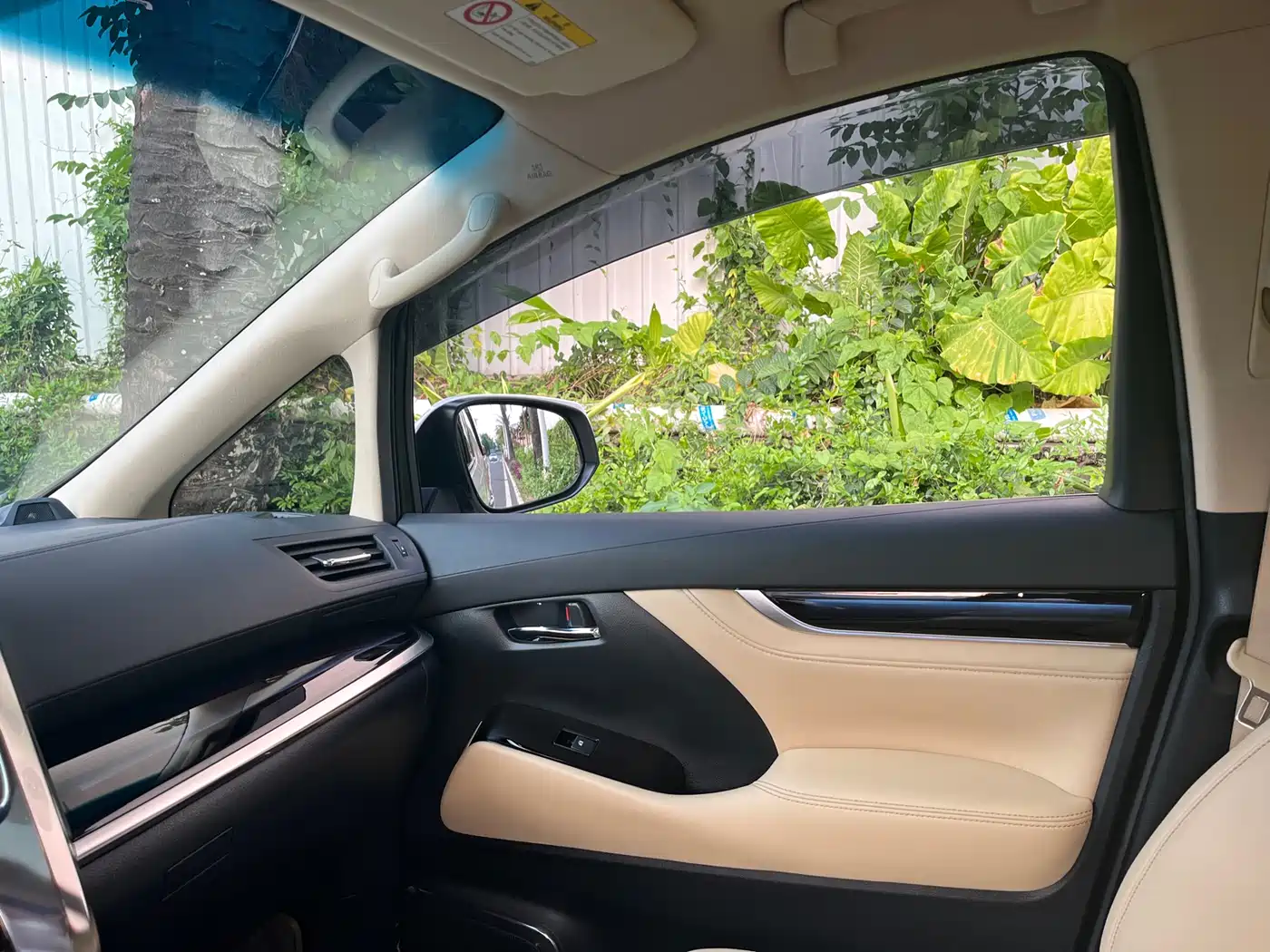 Toyota Alphard 2020 Hybrid 2.5L Premium Edition фото 19