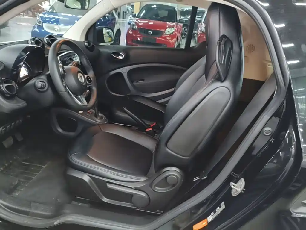 smart fortwo 2019 2019 0.9T 66kW Hardtop Wind Edition China VI