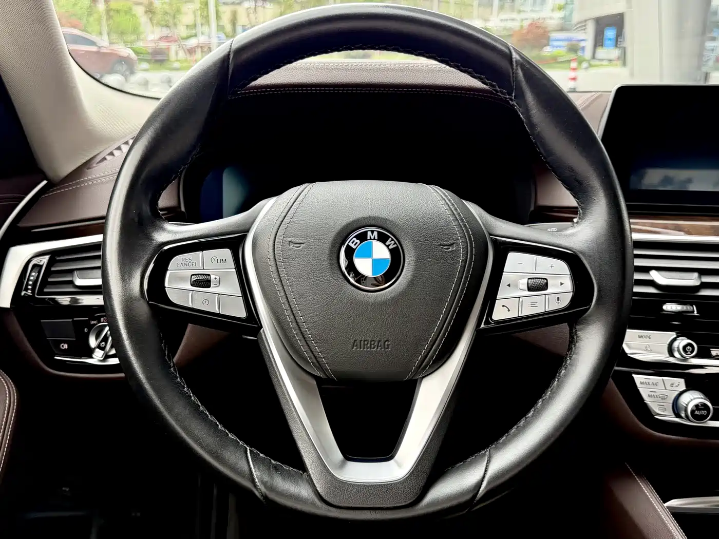 BMW 5 Series 2020 525Li Luxury Package фото 15