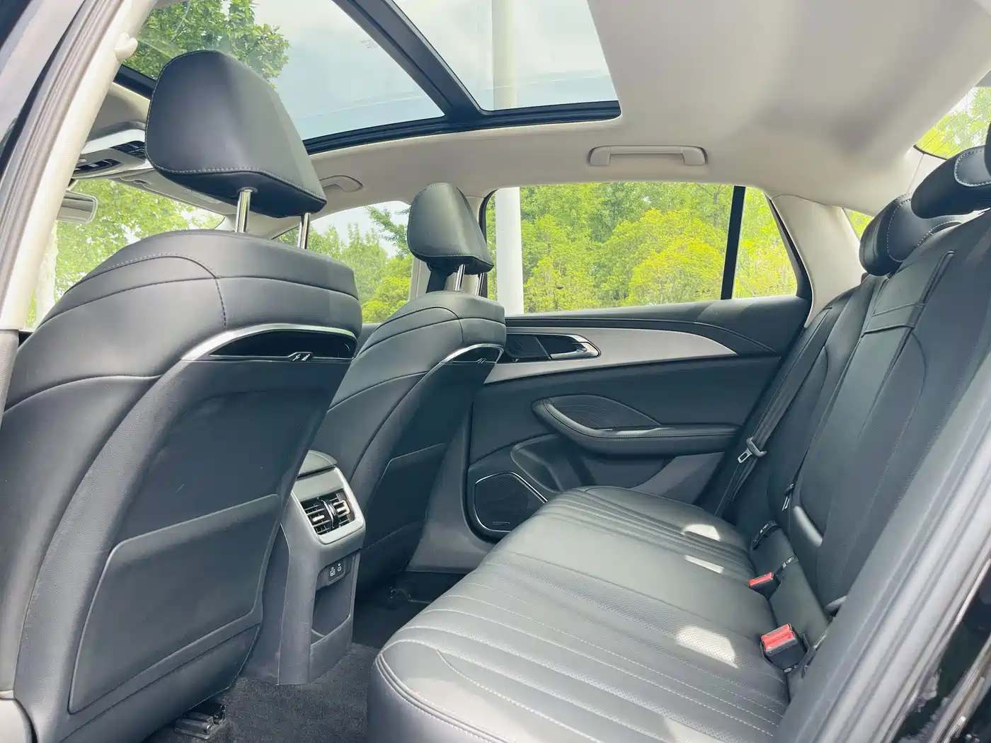 Hongqi H5 2024 1.5T DCT Smart Connect Flag Rhythm Edition фото 17