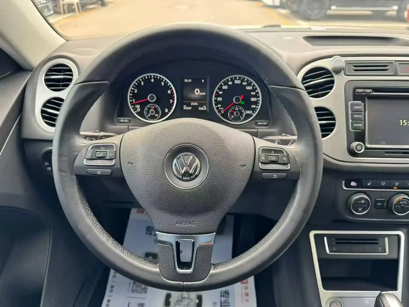 Volkswagen Tiguan 2015 2.0TSI Automatic 4WD Luxury фото 2