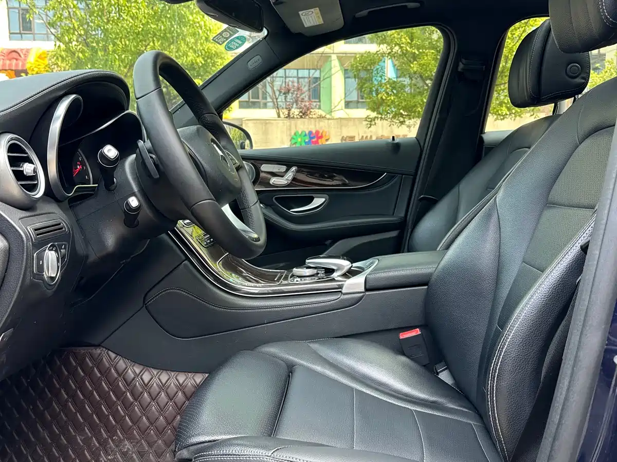 Mercedes-Benz GLC 2017 GLC 260 4MATIC Dynamic фото 4