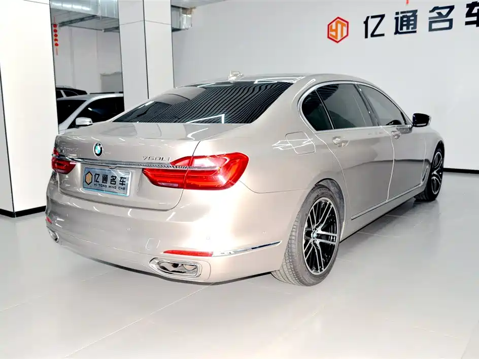 BMW 7 Series 2016 750Li xDrive 4-Seater фото 23