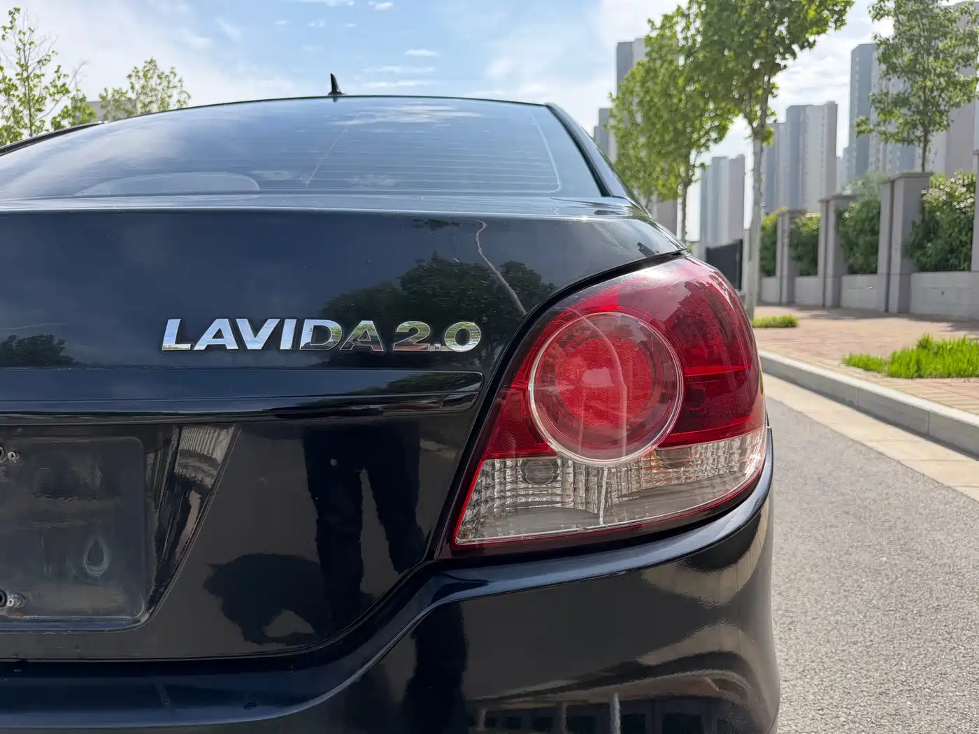 Volkswagen Lavida 2011 2.0L Automatic Pinyou Edition фото 14