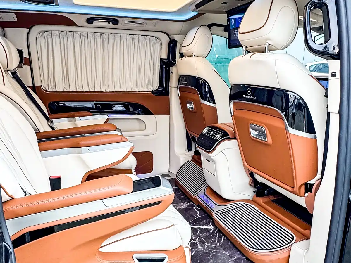 Mercedes-Benz Vito 2023 2.0T Business 7-Seater фото 17