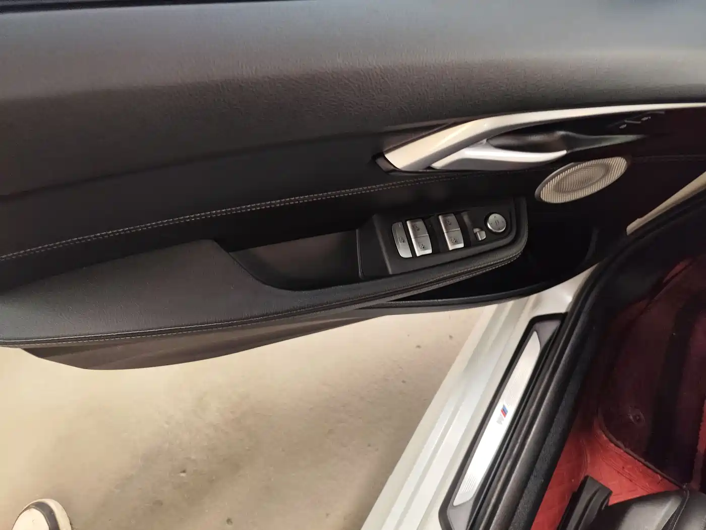 BMW 1 Series 2022 120i M Sport Shadow Edition фото 6