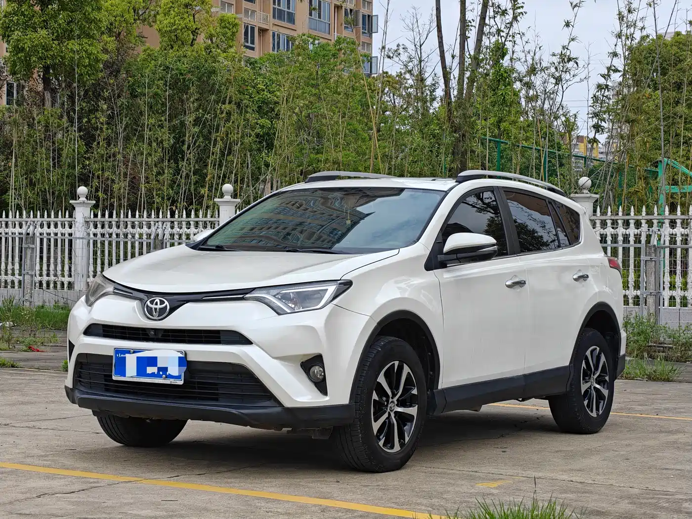 Toyota RAV4 Rongfang 2016 2.0L CVT 2WD Comfort (China V)