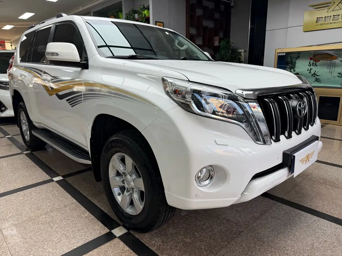 Toyota Prado 2014 4.0L Automatic TX-L фото 3