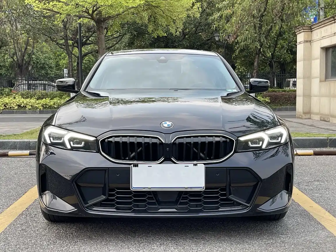 BMW 3 Series 2025 330Li M Sport Night Edition фото 2