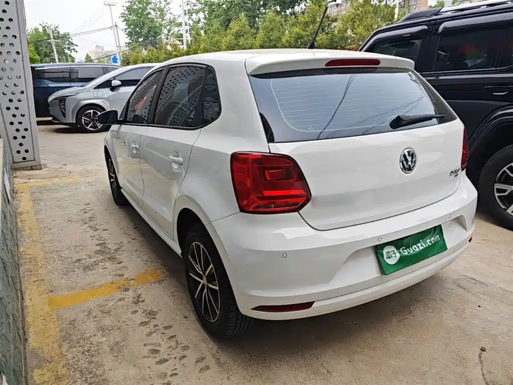 Volkswagen Polo 2016 1.6L Automatic Comfort фото 5