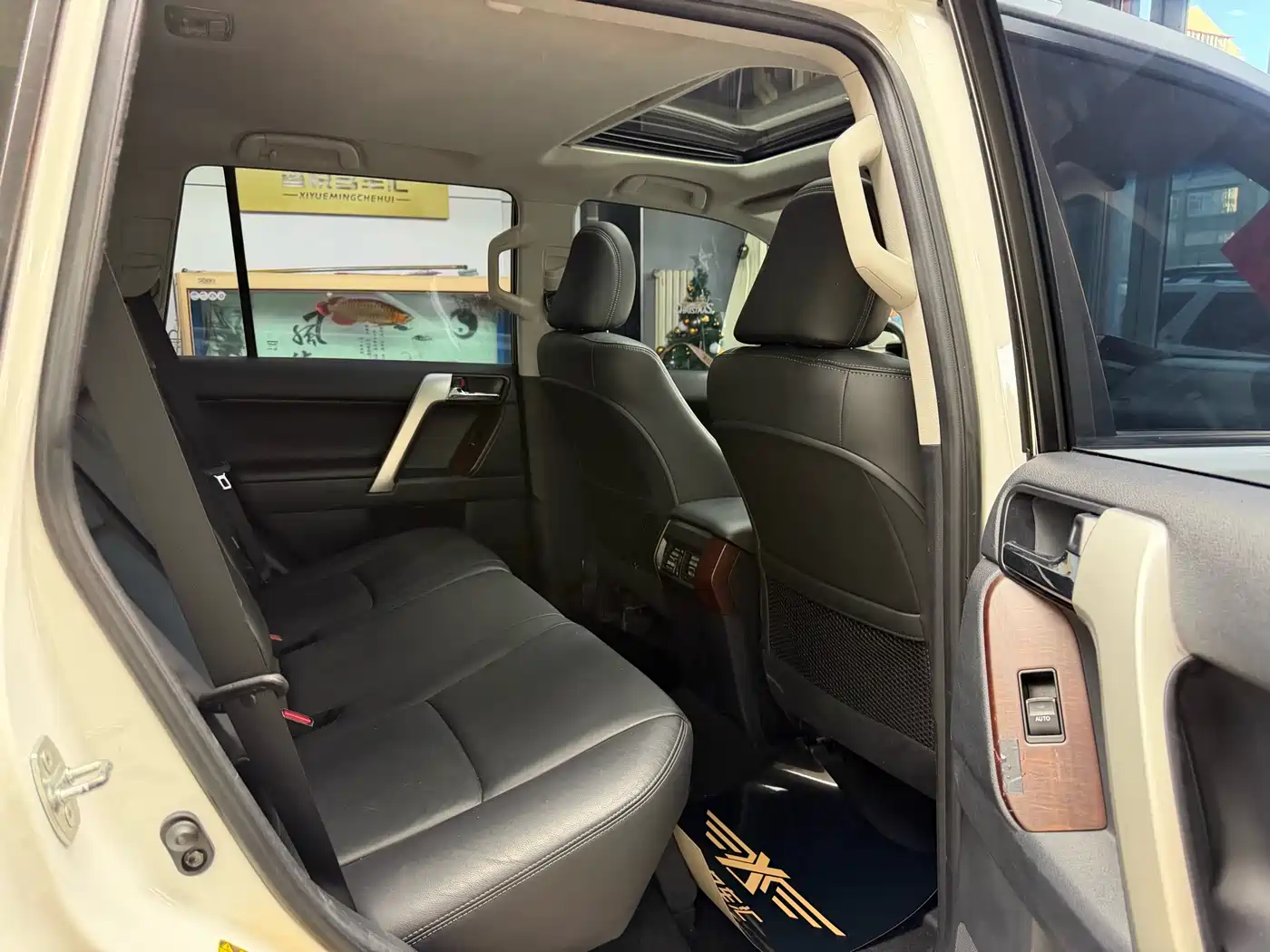 Toyota Prado 2014 4.0L Automatic TX-L фото 24