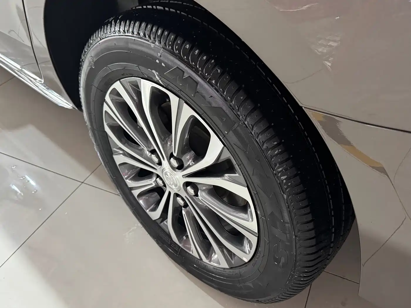 Buick GL8, миниатюра 4
