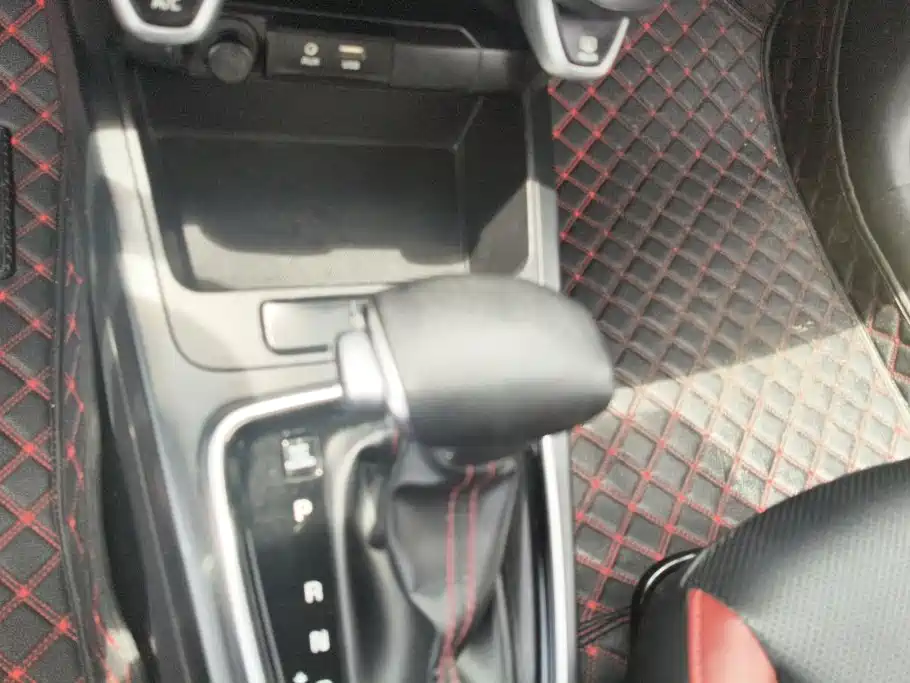 Kia KX CROSS 2019 2017 1.4L AT GLS