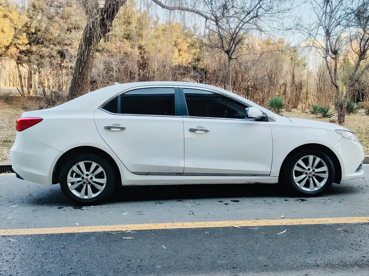 Roewe 360 2017 2015 1.5L Automatic Luxury