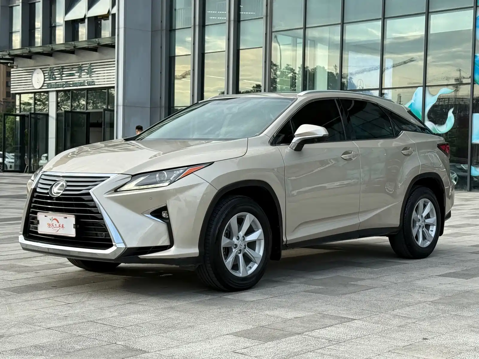 Фото 1 - Lexus RX