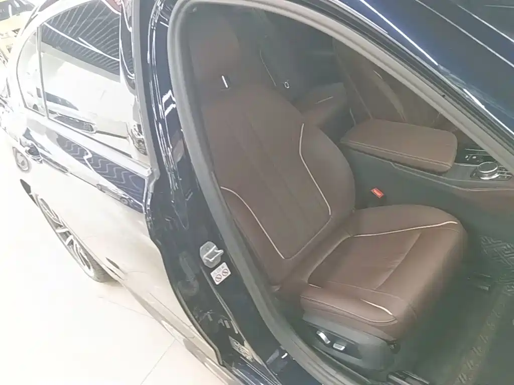 BMW 5 Series New Energy 2023 2022 Facelift 535Le M Sport Package
