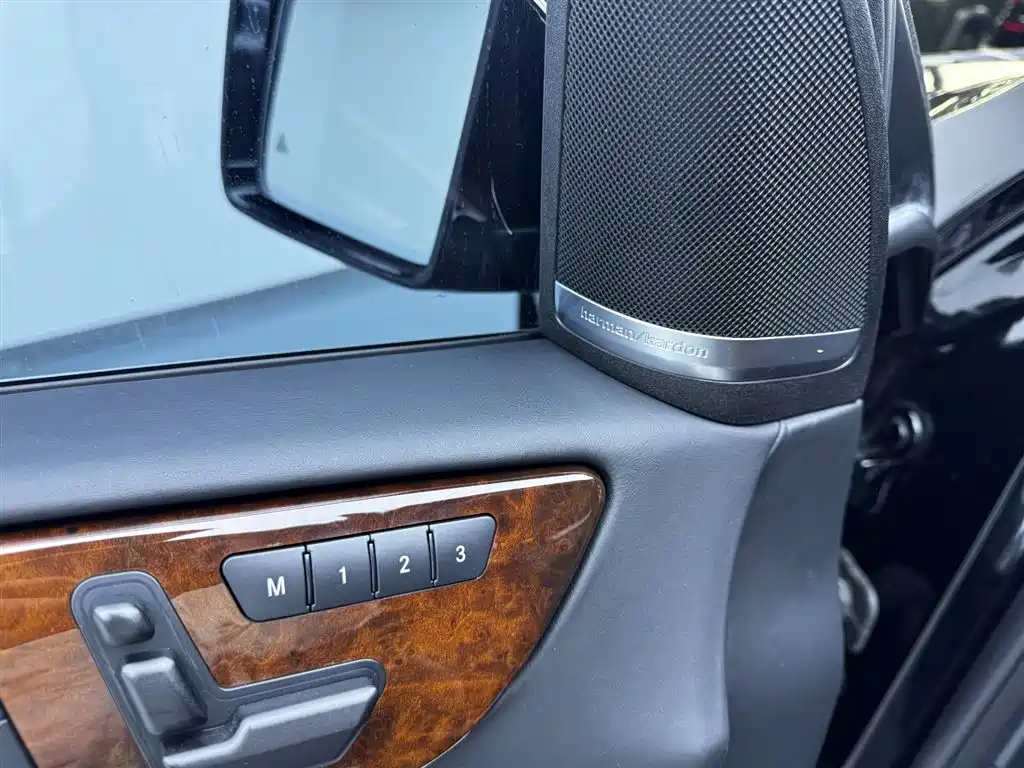 Mercedes-Benz GL-Class фото 12