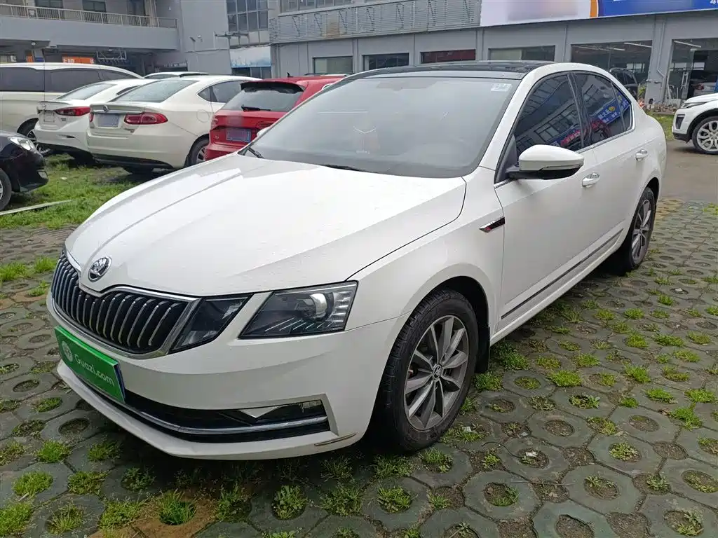 Škoda Octavia 2020 TSI230 DSG Smart Luxury Edition