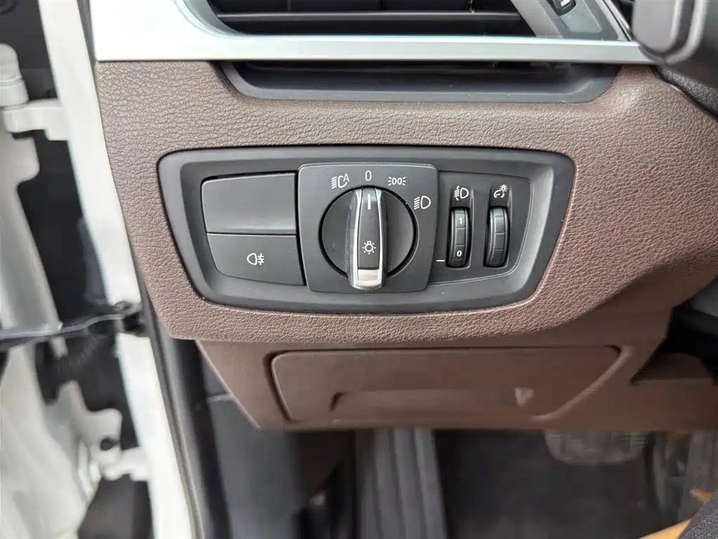 BMW X1 2022 sDrive20Li Premium фото 9