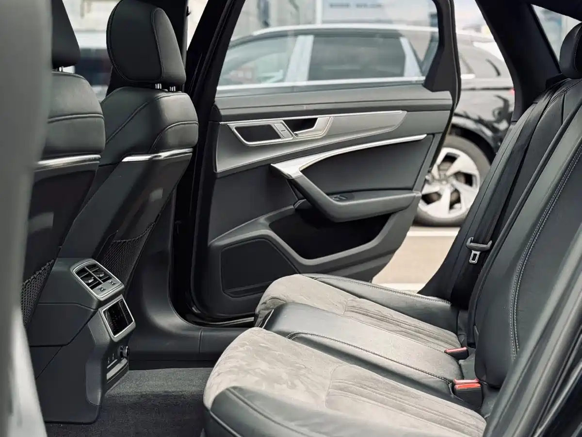 Audi A6L 2024 45 TFSI Premium Dynamic фото 12