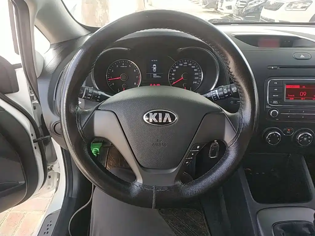 Kia K3S 2014 2014 1.6L Manual GL