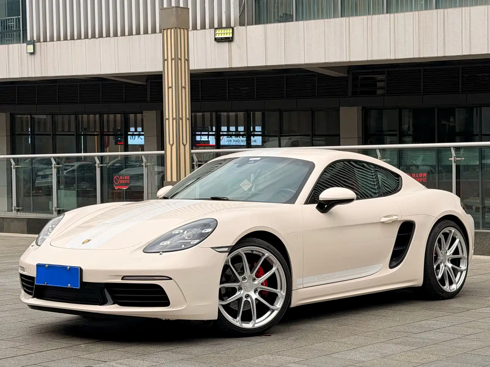 Фото 1 - Porsche 718
