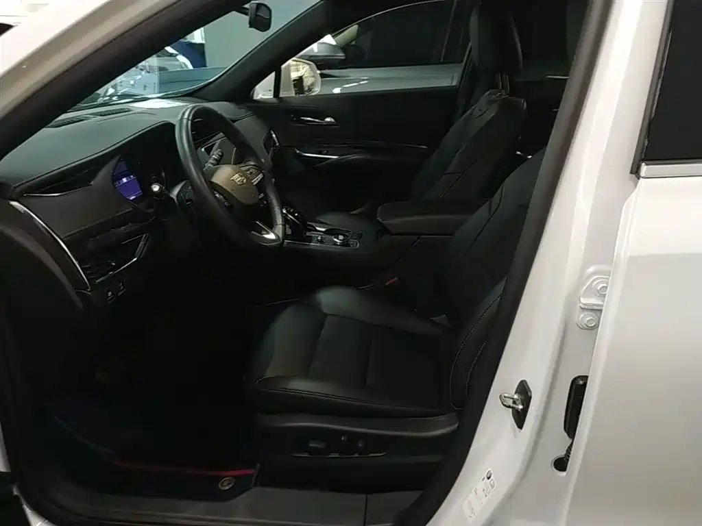 Cadillac XT4 2021 28T FWD Technology Edition фото 15