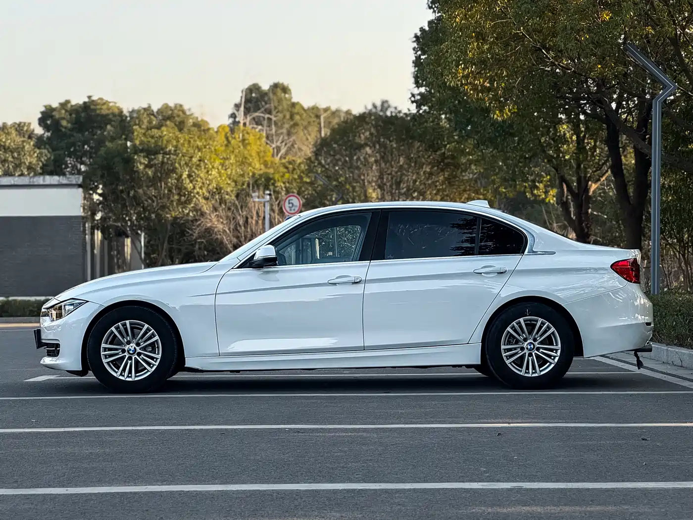 BMW 3 Series 2014 320Li Fashion фото 3