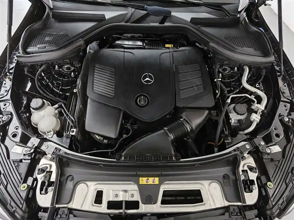 MERCEDES-BENZ GLC