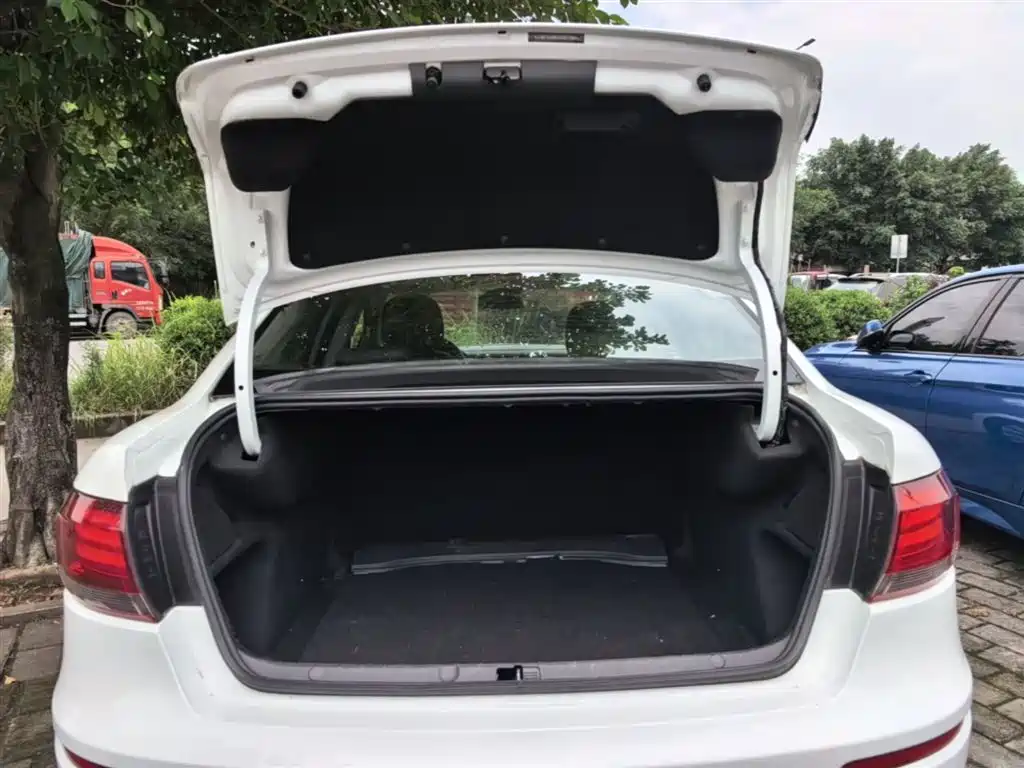 Qoros 3 2019 2018 Sedan 1.6L Auto Leading