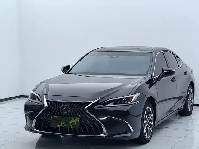 Lexus ES 2024
