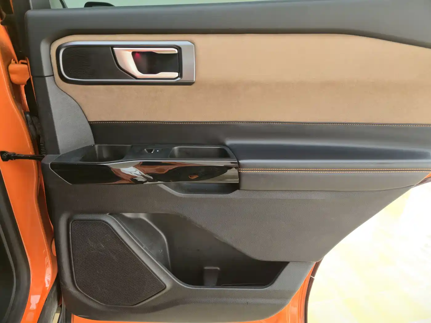 Фото 21 - Ford Explorer