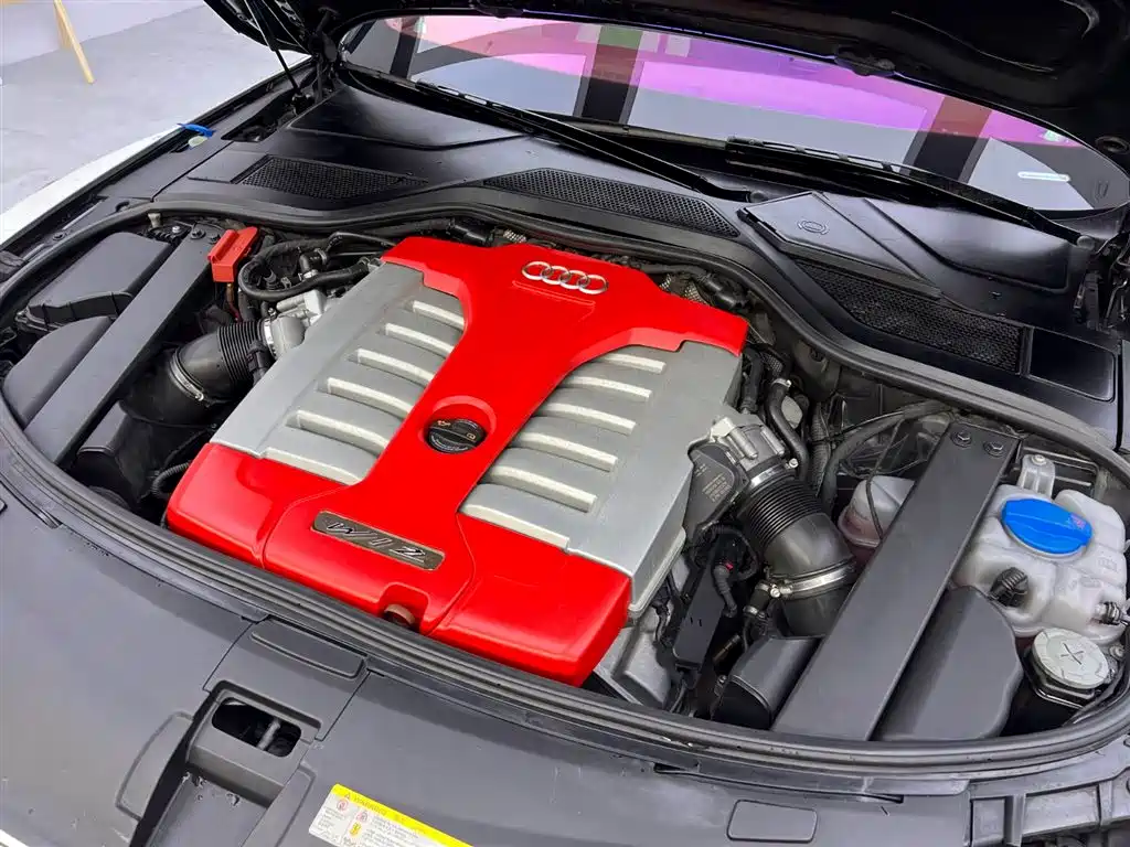 Audi A8 2011 A8L W12 6.3 FSI quattro фото 32