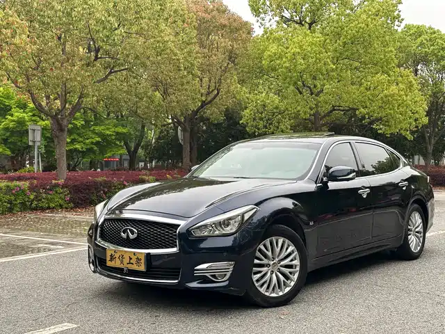 INFINITI Q70