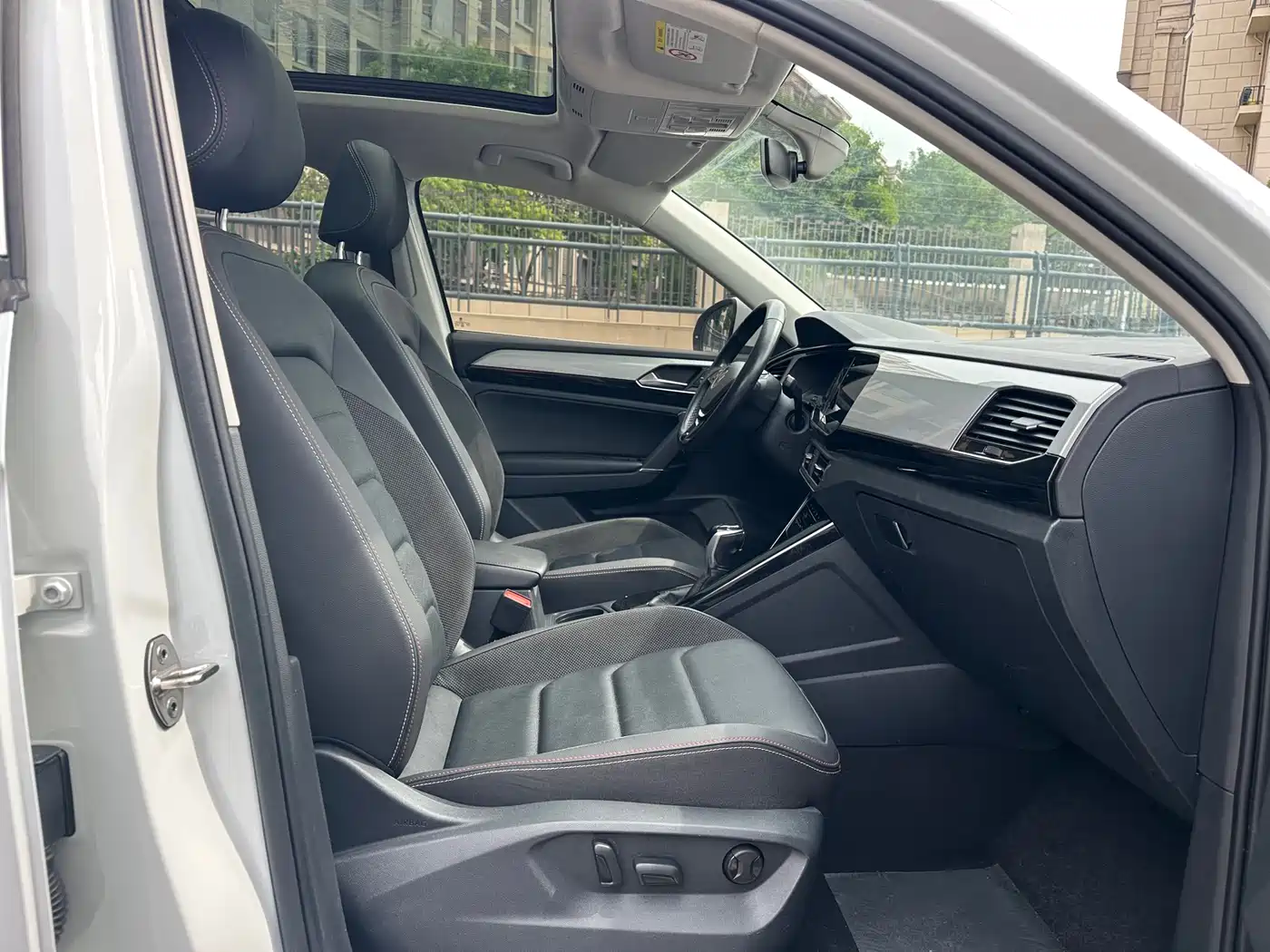 Volkswagen Tayron 2021 280TSI 2WD Luxury Smart Connect фото 10