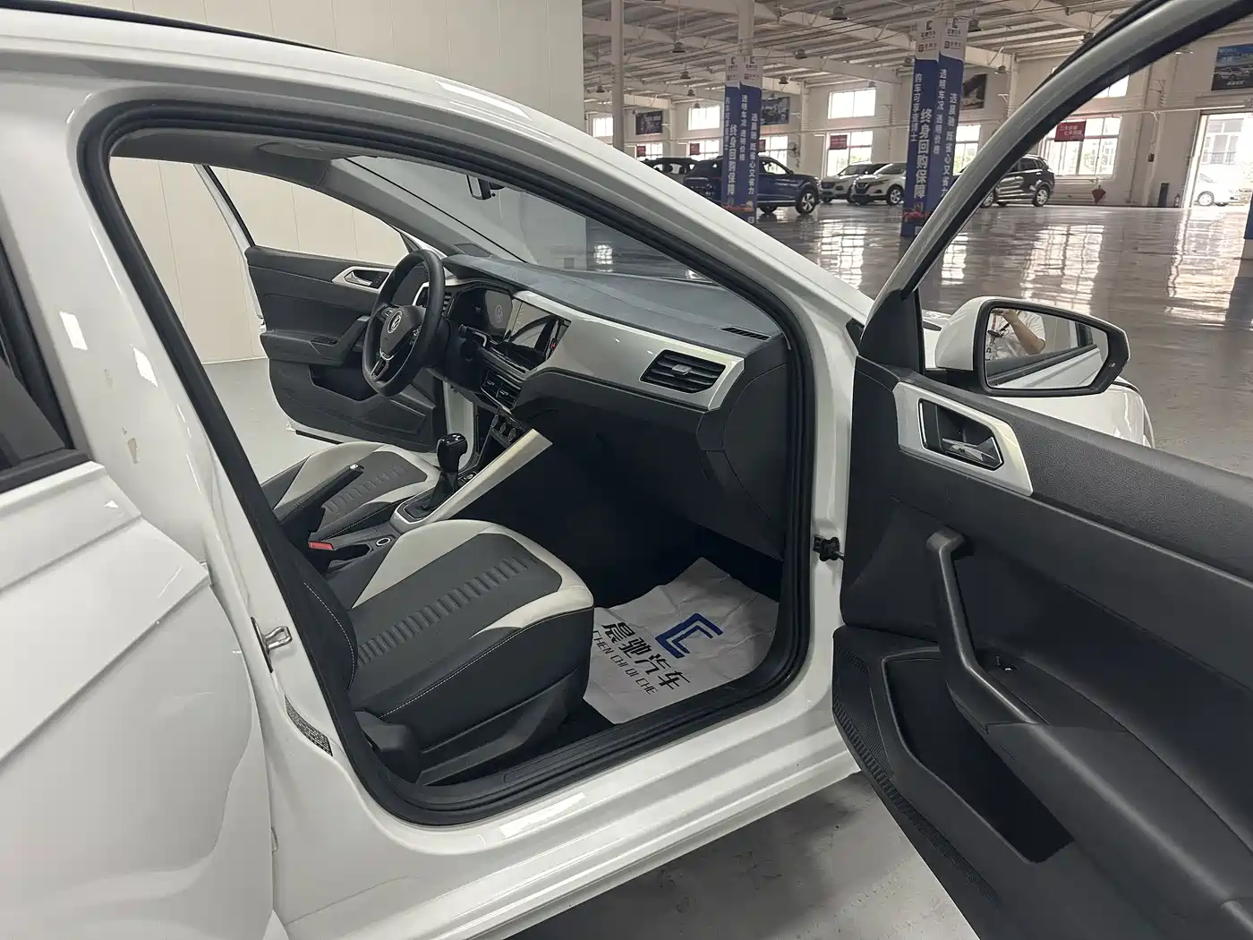 Volkswagen Polo 2023 2023 Facelift Plus 1.5L Auto Chroma Tech Edition