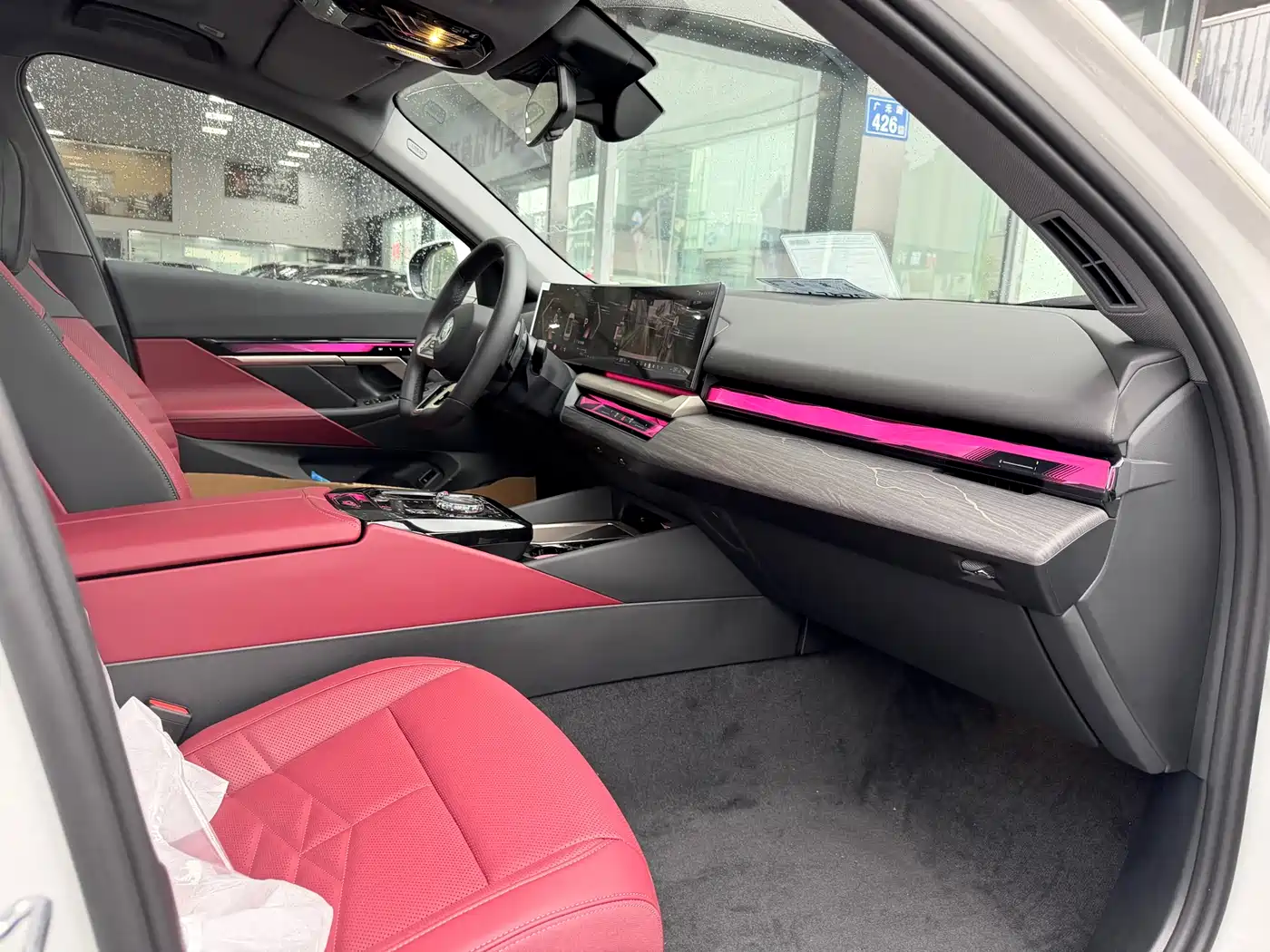 BMW 5 Series 2025 530Li Premium M Sport Package фото 9