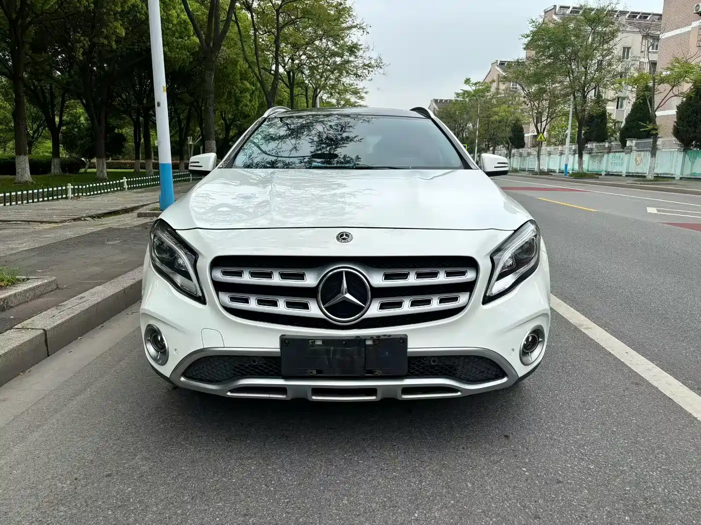Mercedes-Benz GLA 2017 GLA 220 4MATIC Fashion фото 2