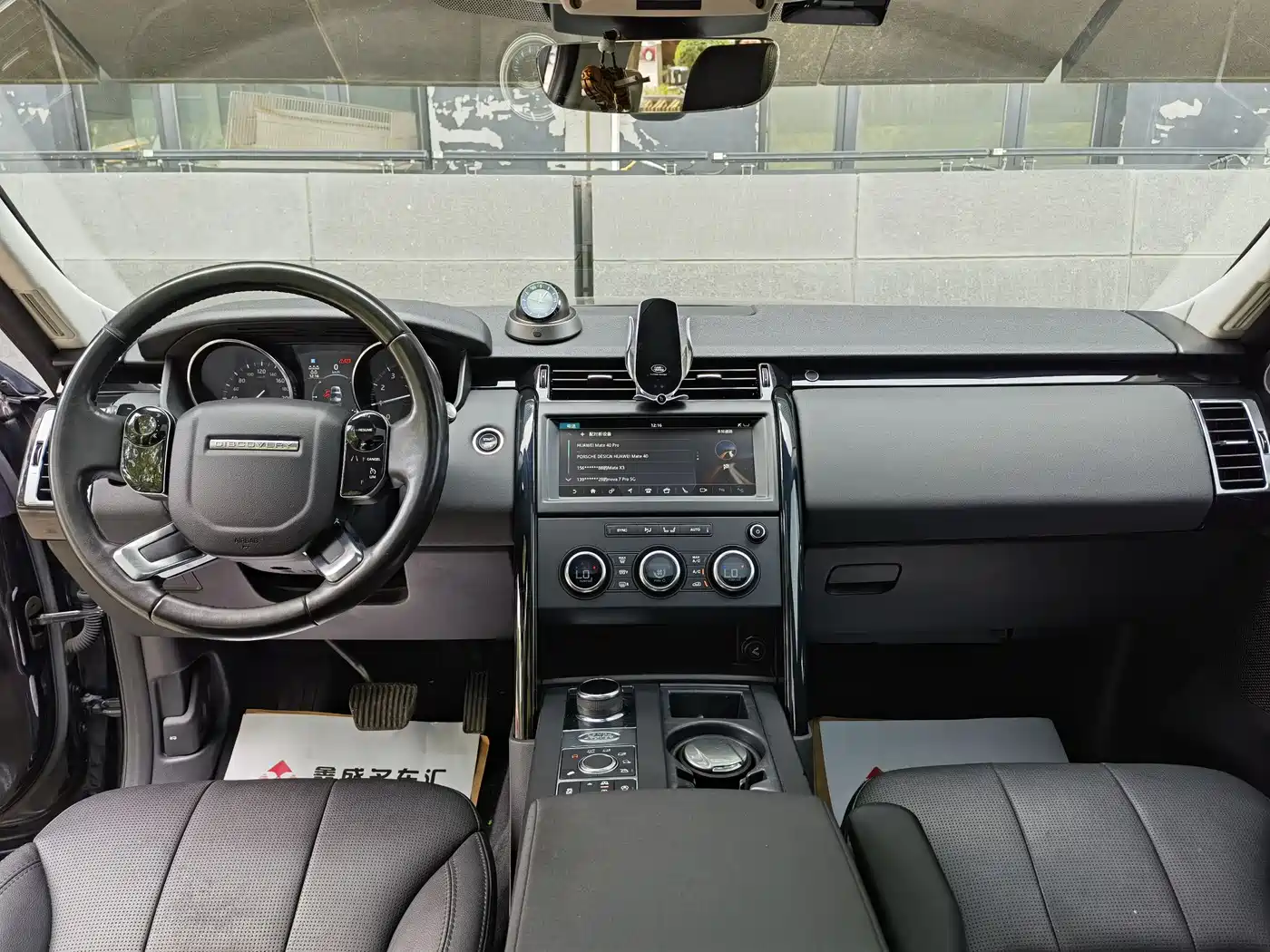 Land Rover Discovery 2018 3.0 SC V6 SE фото 15