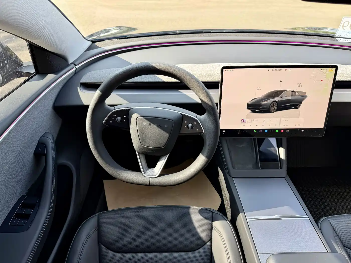 TESLA MODEL 3