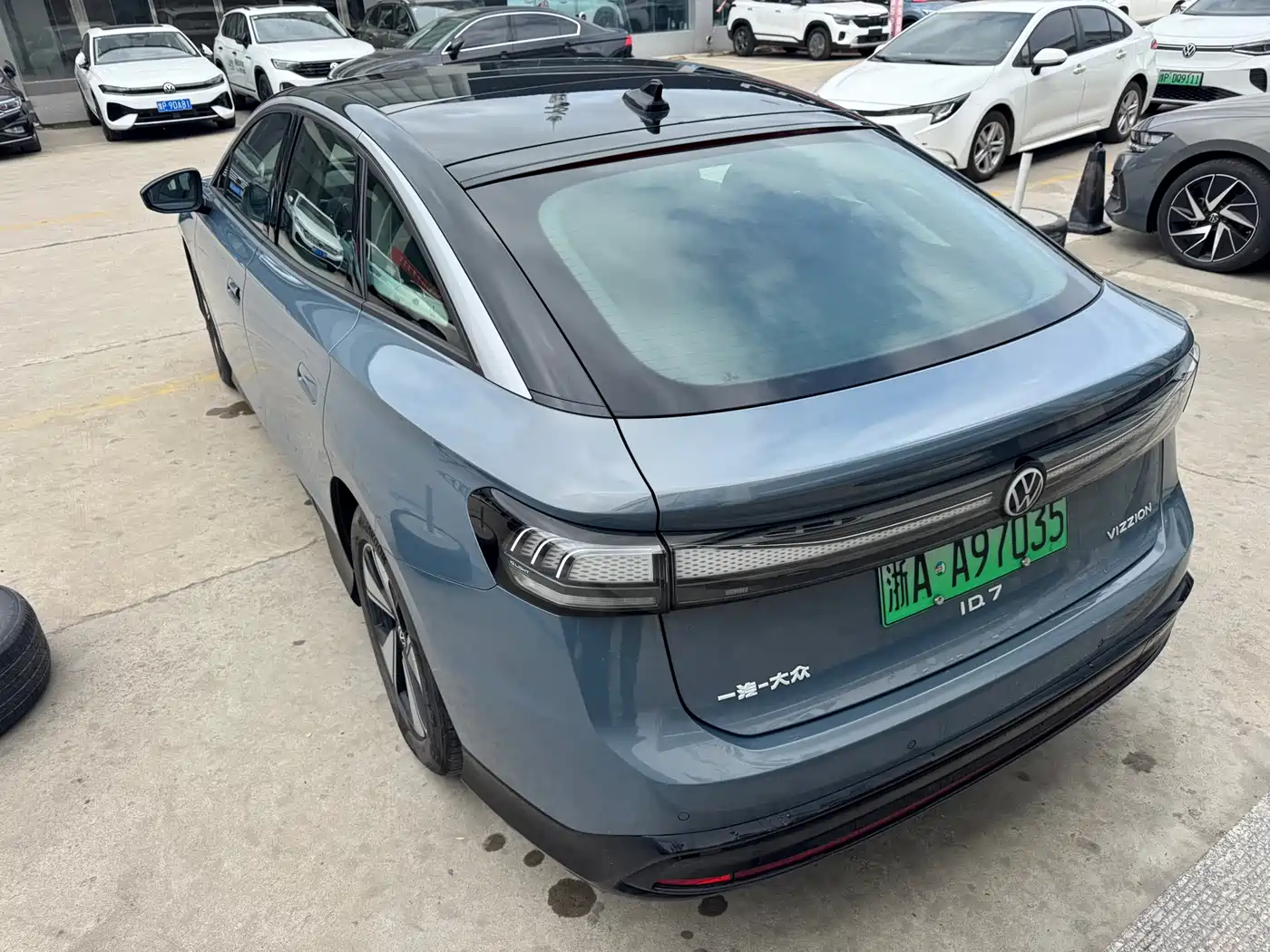 VOLKSWAGEN ID.7 VIZZION