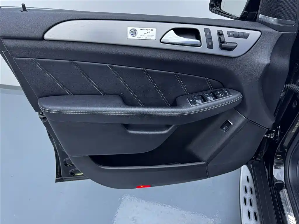 Mercedes-Benz M-Class AMG 2015 AMG ML 63 фото 11