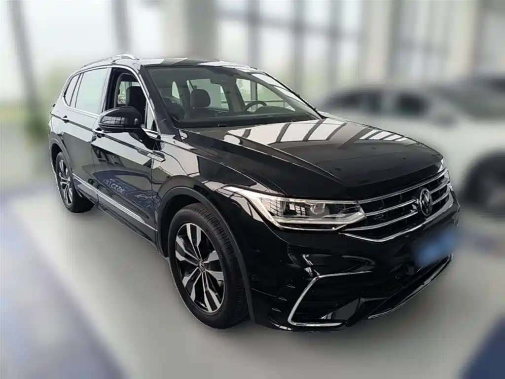 Volkswagen Tiguan L 2024 330TSI Automatic 2WD R-Line Premium Enjoyment Edition фото 7