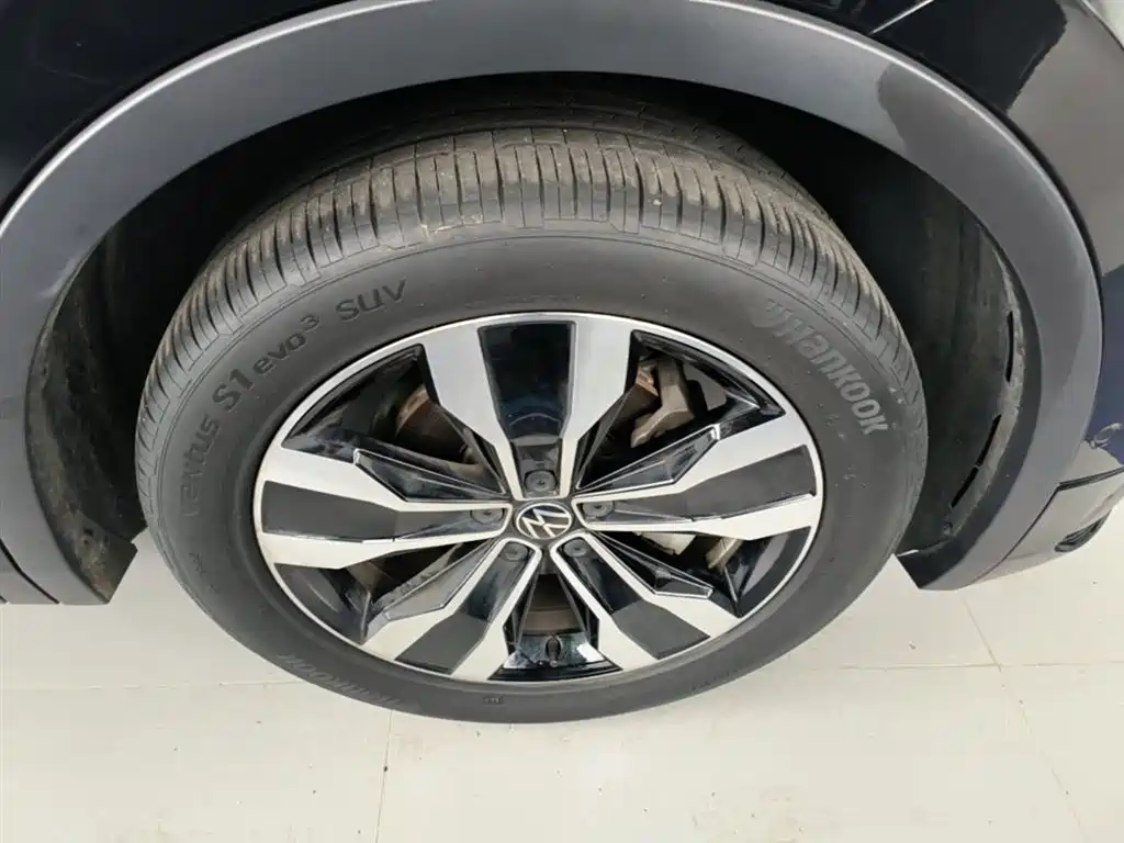 Volkswagen Tiguan L 2024 330TSI Automatic 2WD R-Line Premium Enjoyment Edition фото 14
