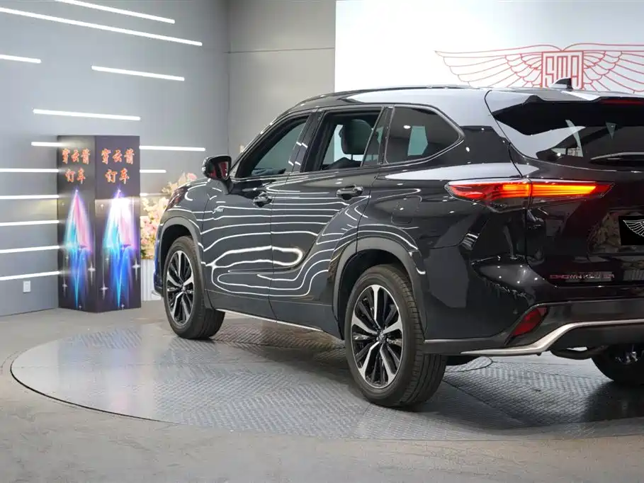 Toyota Crown Kluger 2022 2.5L HEV 4WD Premium Edition фото 3