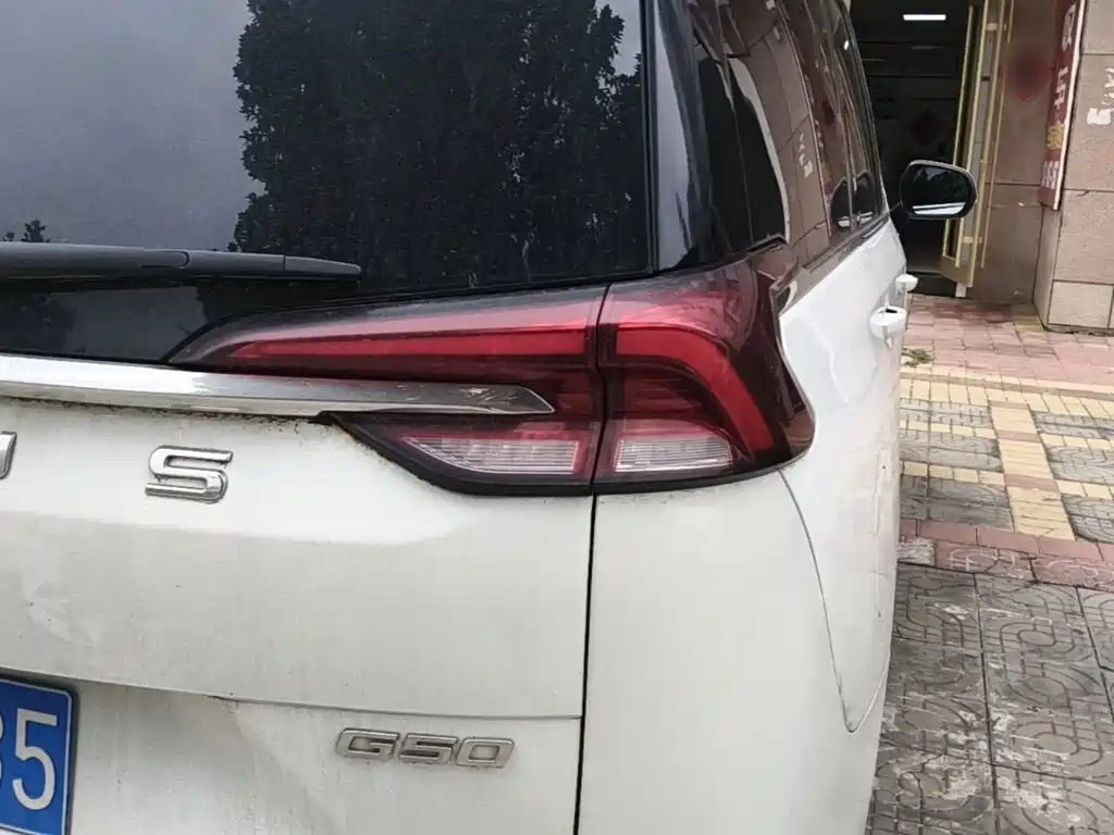 SAIC Maxus Maxus G50 2019 2019 1.5T First Edition Automatic Luxury 6-Seater