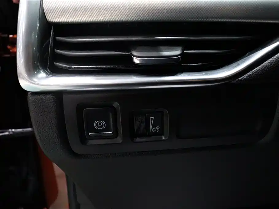 Cadillac XT4 2018 28T FWD Leading Edition фото 21